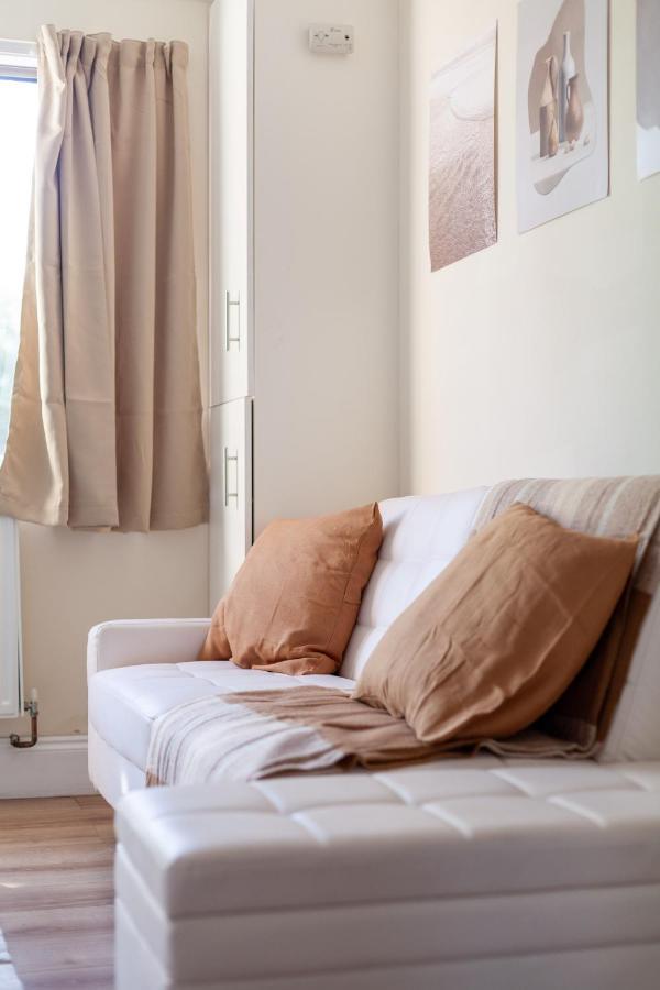 Lovely Studio Flat In Wimbledon W/ Free Parking London Exterior foto